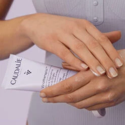 Caudalie Vinotherapist Hand & Nail Repairing Cream 5 Caudalie Vinotherapist Hand & Nail Repairing Cream -Care Product Store Caudalie Vinotherapist Hand Nail Repairing Cream Texture