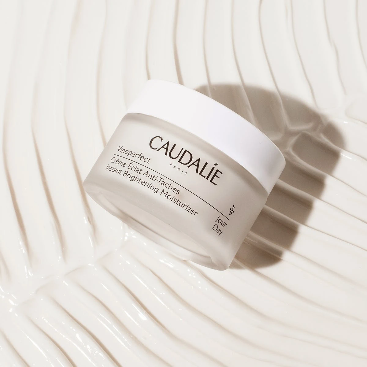 Caudalie Vinoperfect Instant Brightening Moisturizer 2 Caudalie Vinoperfect Instant Brightening Moisturizer - Image 2