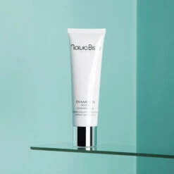 Natura Bisse Diamond White Glowing Mask -Care Product Store Diamond White Glowing Mask Lifestyle