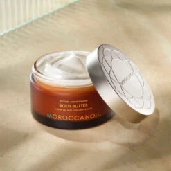 Moroccanoil Body Butter -Care Product Store Moroccanoil Body Butter Texture 2