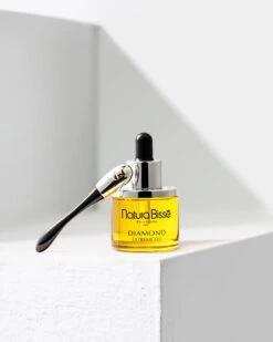 Natura Bisse Diamond Extreme Oil 6 Natura Bisse Diamond Extreme Oil -Care Product Store Natura Bisse Diamond Extreme Oil Lifestyle