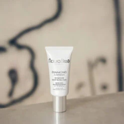 Natura Bisse Diamond Luminous UV Defense Light Tinted Fluid SPF 40 -Care Product Store Natura Bisse Diamond Luminous UV Defense Light Tinted Fluid SPF 40 2