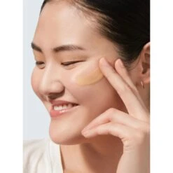 Supergoop! Mineral Mattescreen SPF 40 -Care Product Store Supergoop Mineral Mattescreen SPF 40 On Face