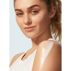 Supergoop! PLAY Everyday Lotion SPF 50 With Sunflower Extract -Care Product Store Supergoop PLAY Everyday Lotion SPF 50 with Sunflower Extract On Skin