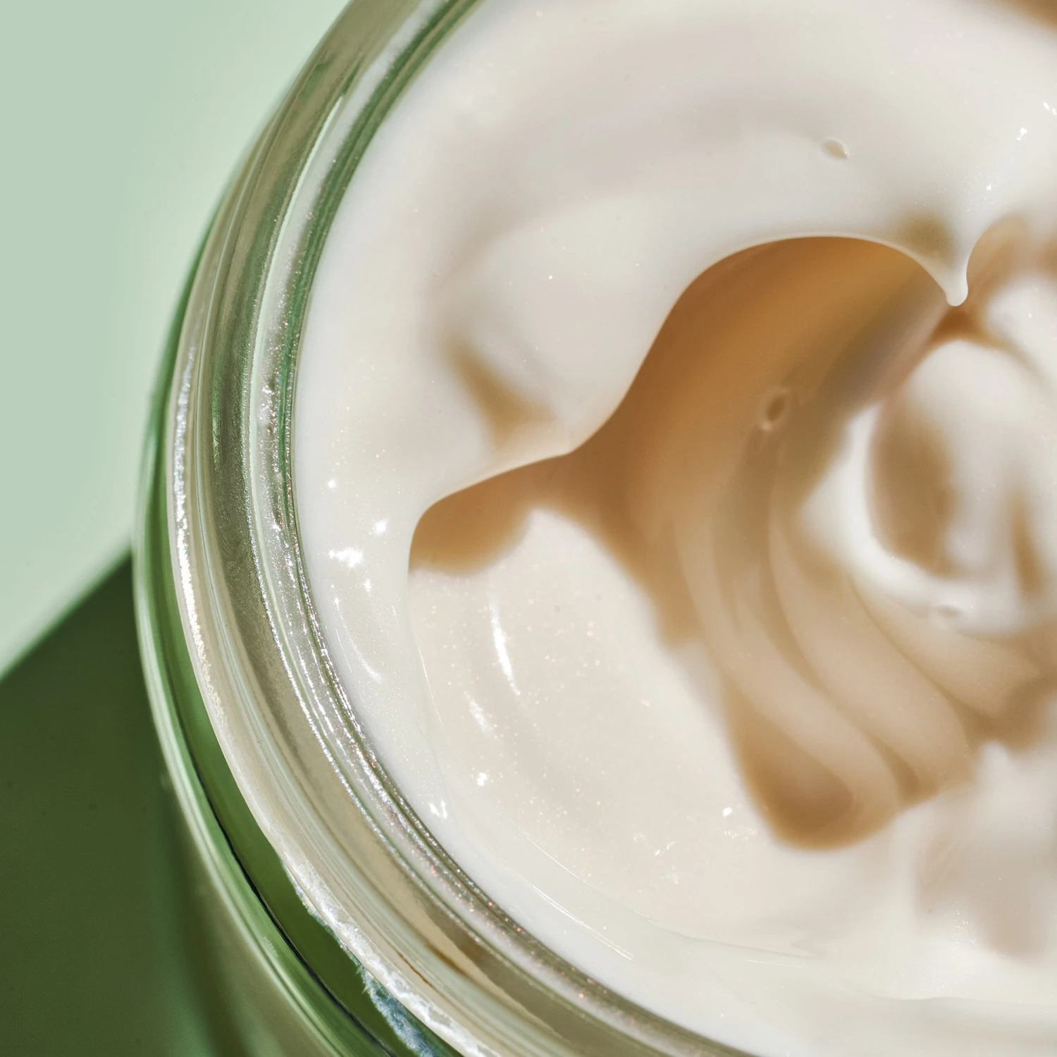 Caudalie Vinoperfect Instant Brightening Moisturizer 3 Caudalie Vinoperfect Instant Brightening Moisturizer - Image 3